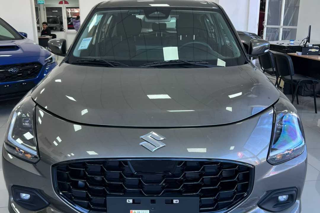 foto- SUZUKI AUTO-SWIFT